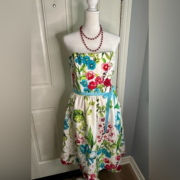 David Meister Dresses & Skirts - ❤️💚”David Meister” Strapless Floral Midi Dress w/Back Zipper Size 8🩵❤️